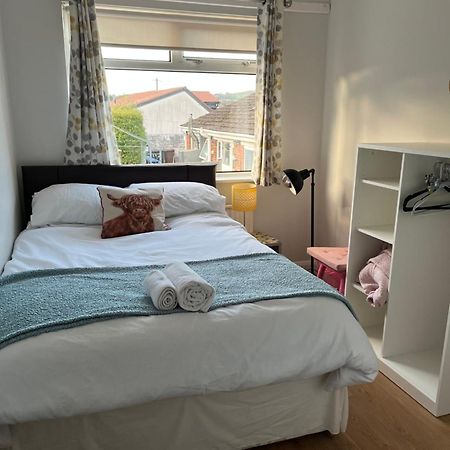 Bellevue Bungalow - Comfortable Home With Amazing Views Belfast Esterno foto