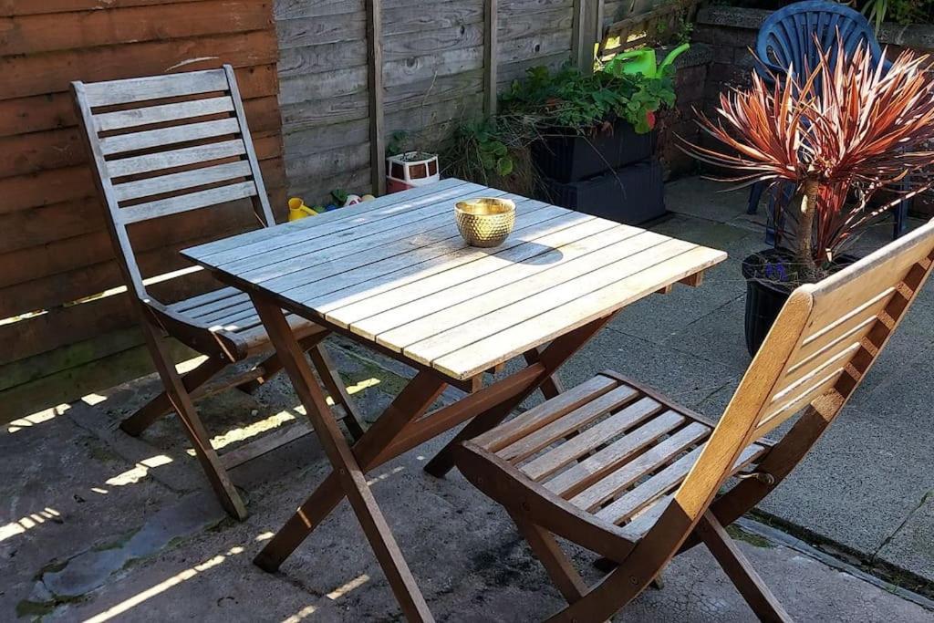 Bellevue Bungalow - Comfortable Home With Amazing Views Belfast Esterno foto