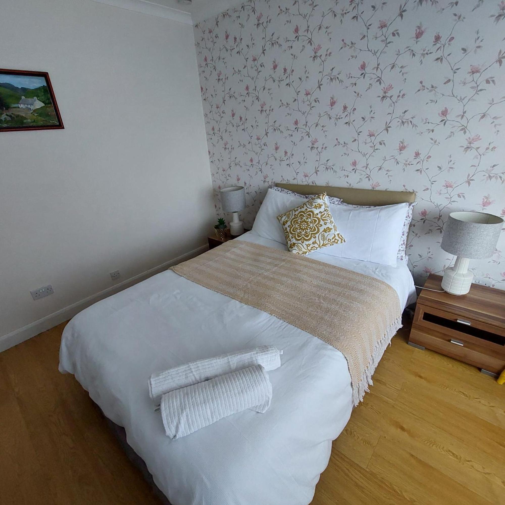 Bellevue Bungalow - Comfortable Home With Amazing Views Belfast Esterno foto