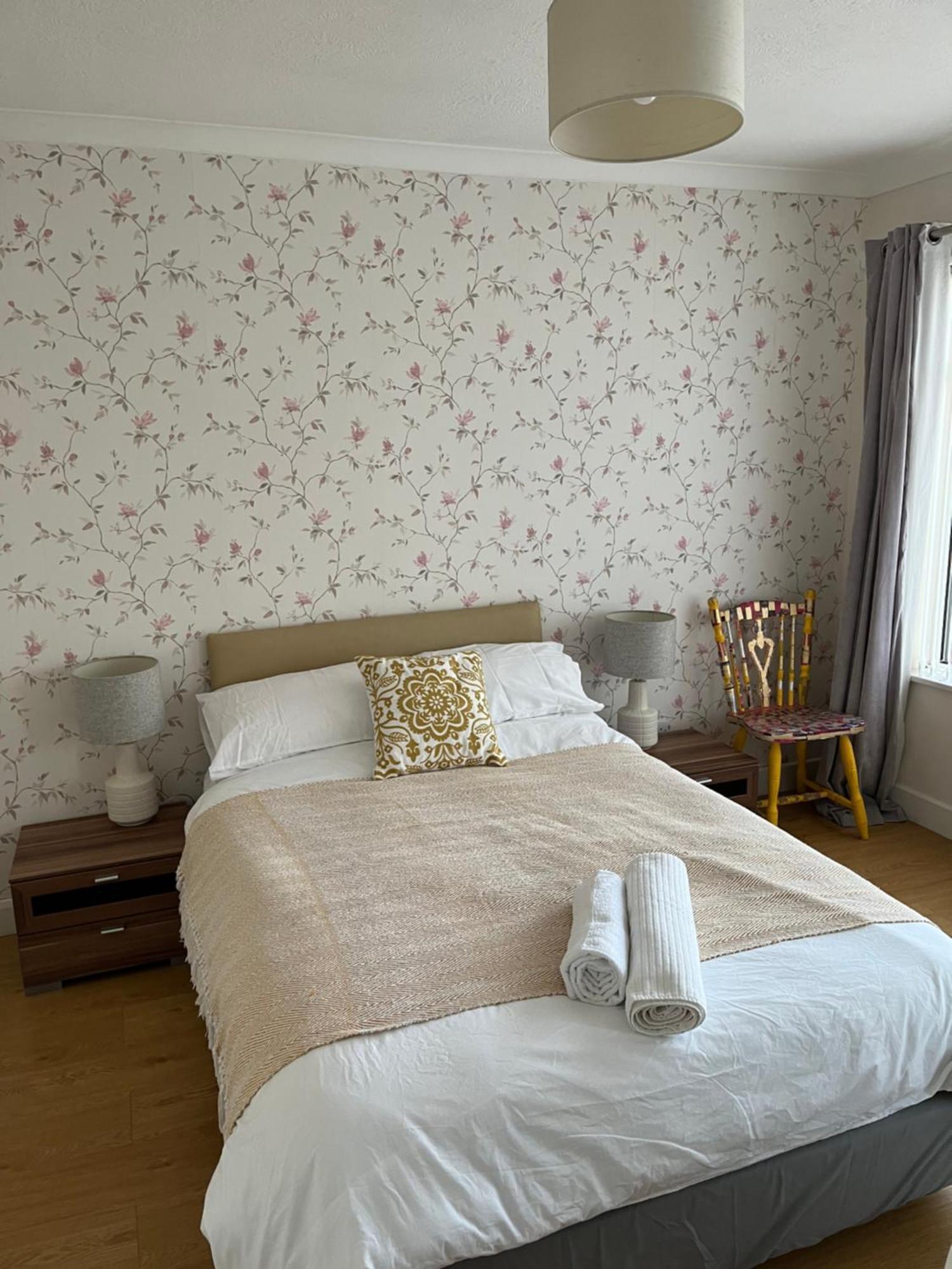 Bellevue Bungalow - Comfortable Home With Amazing Views Belfast Esterno foto